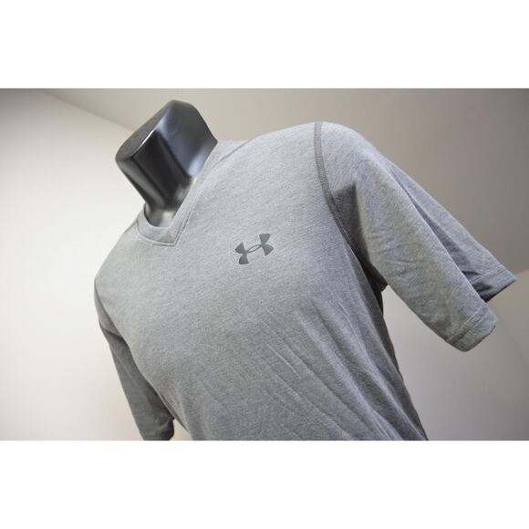 Under Armour Gym Shirt V Neck HeatGear Dark Gray Short Sleeve Mens Sz Small - Picture 1 of 7